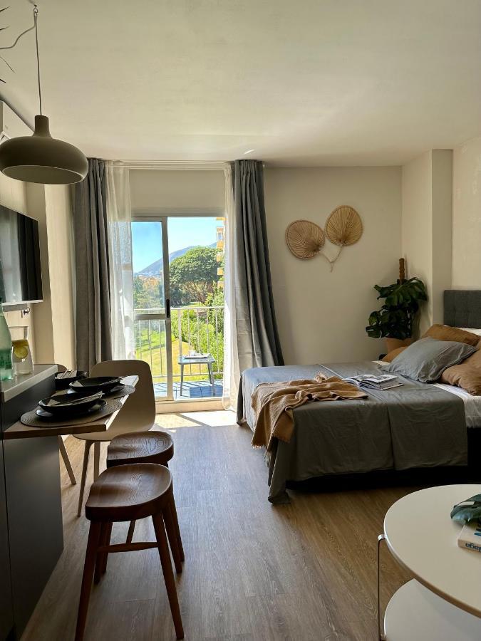 Minerva Estudio Suite La Biznaga , Beach And Pool Беналмадена Екстериор снимка
